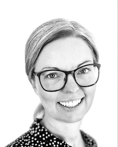 Porträttbild på rektor Maria.