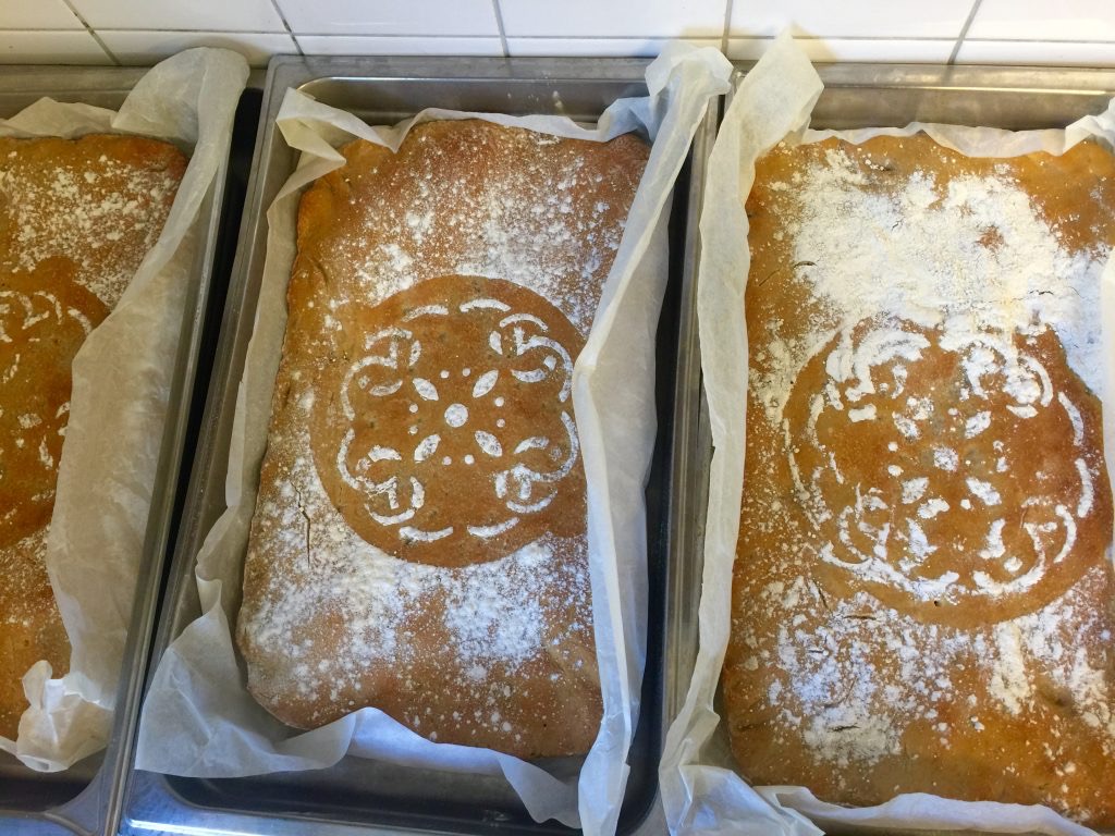 Nybakat bröd på Östra Ekedal.